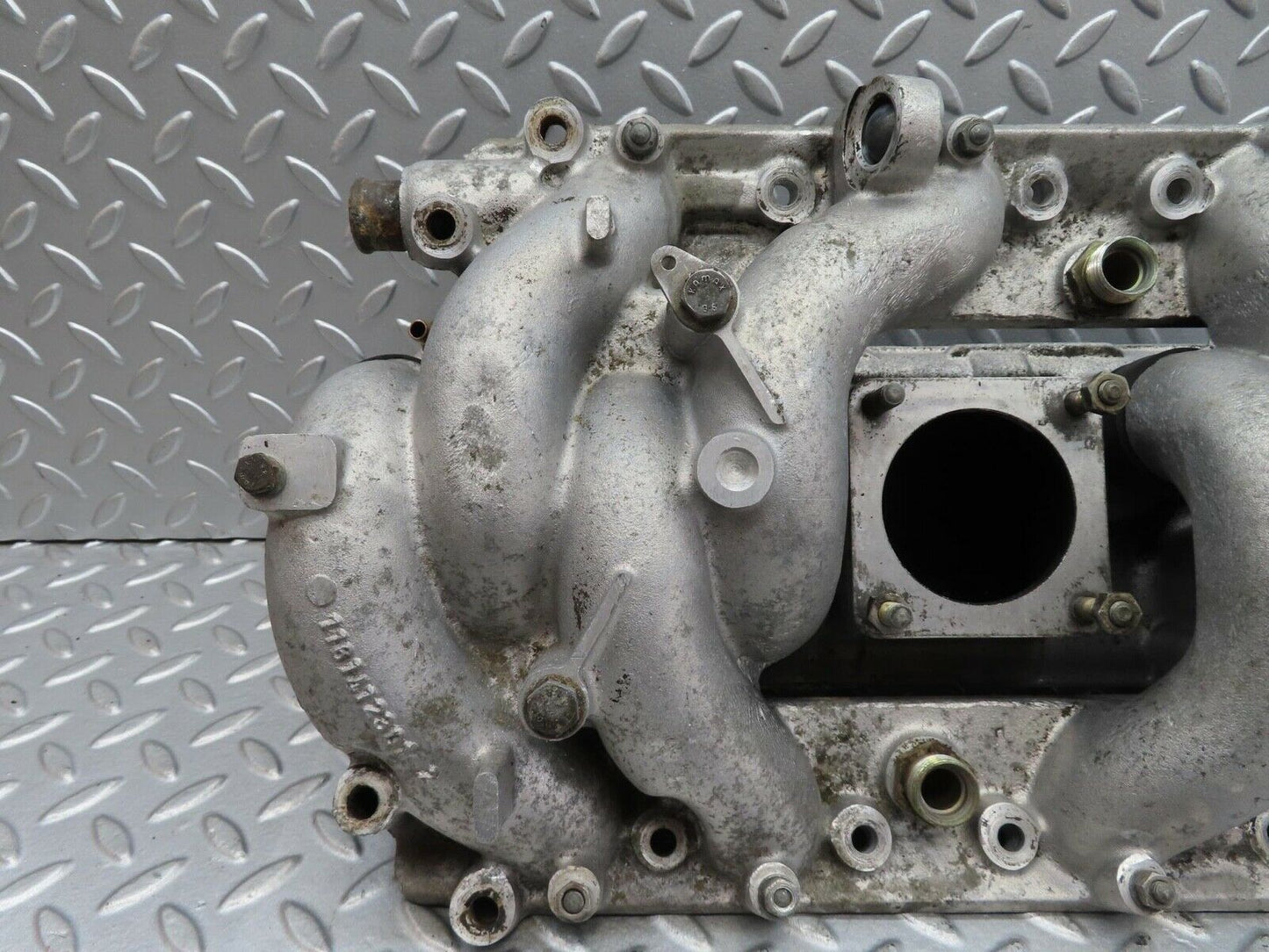 12673 Mercedes-Benz W108 280SE 3.5 Intake Manifold 1161412301