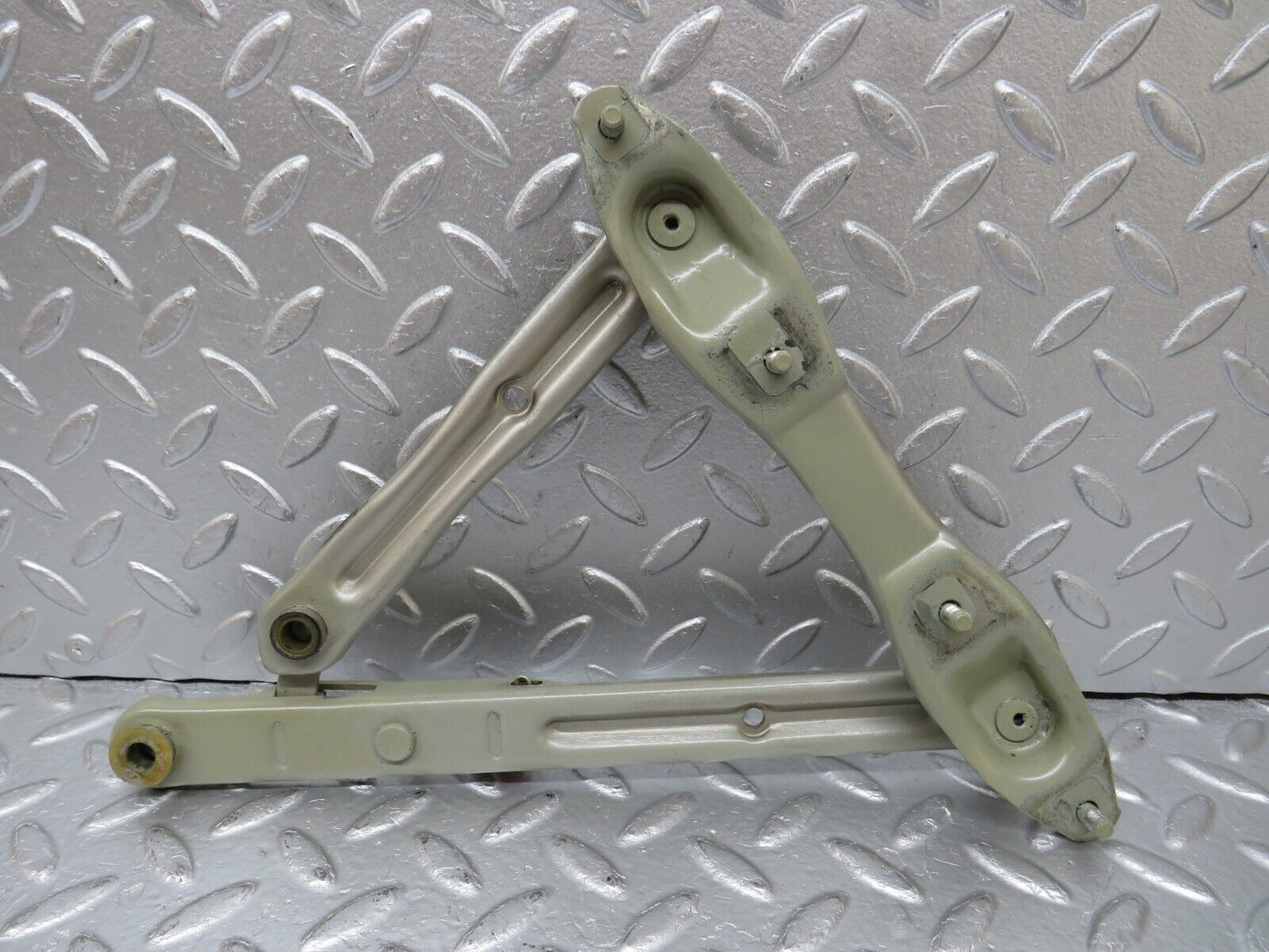 33724 Mercedes-Benz W201 190E 2.0L Bonnet Hinge Left Side