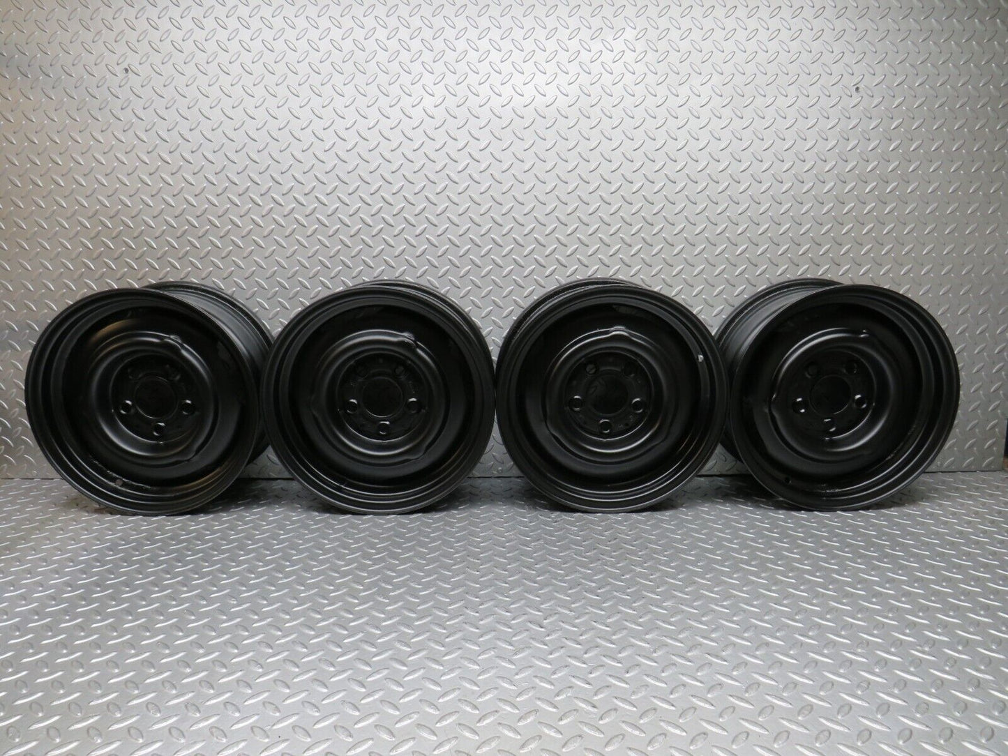 39049 Mercedes-Benz Steel Wheel Set 6Jx14H2 1084000002