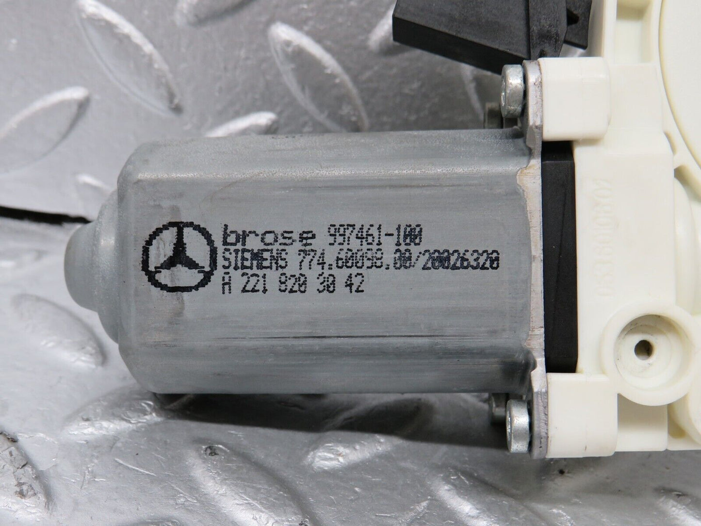 35162 Mercedes-Benz W221 Rear Right Window Regulator Motor 2218203042