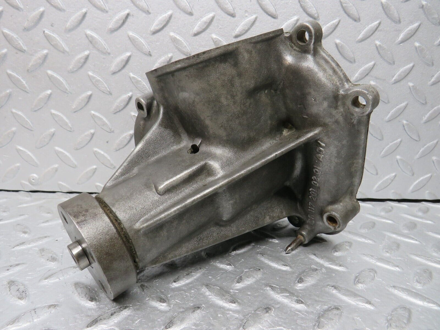 37641 Mercedes-Benz W109 300SEL Water Pump 1172010201 1162010207