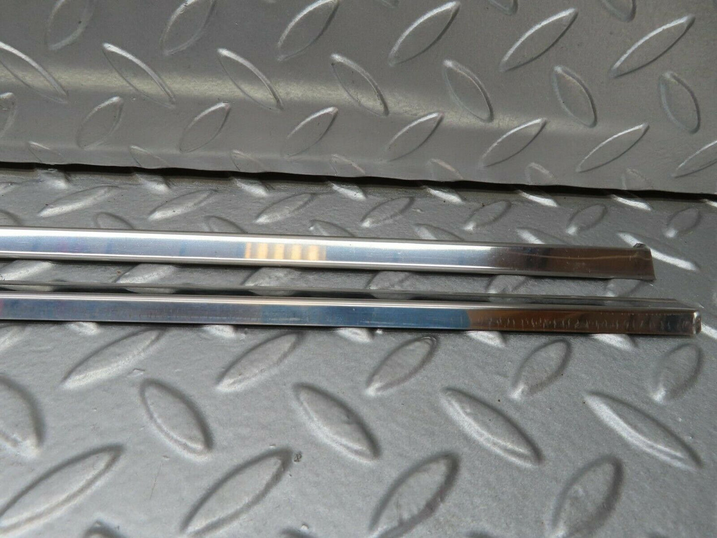 15464 Mercedes-Benz W123 230E Sunroof Chrome Trim Set