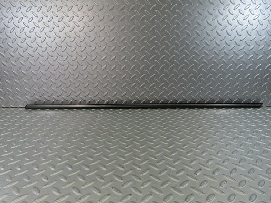 10259 Mercedes-Benz W123 Front Right Door Centre Moulding Trim
