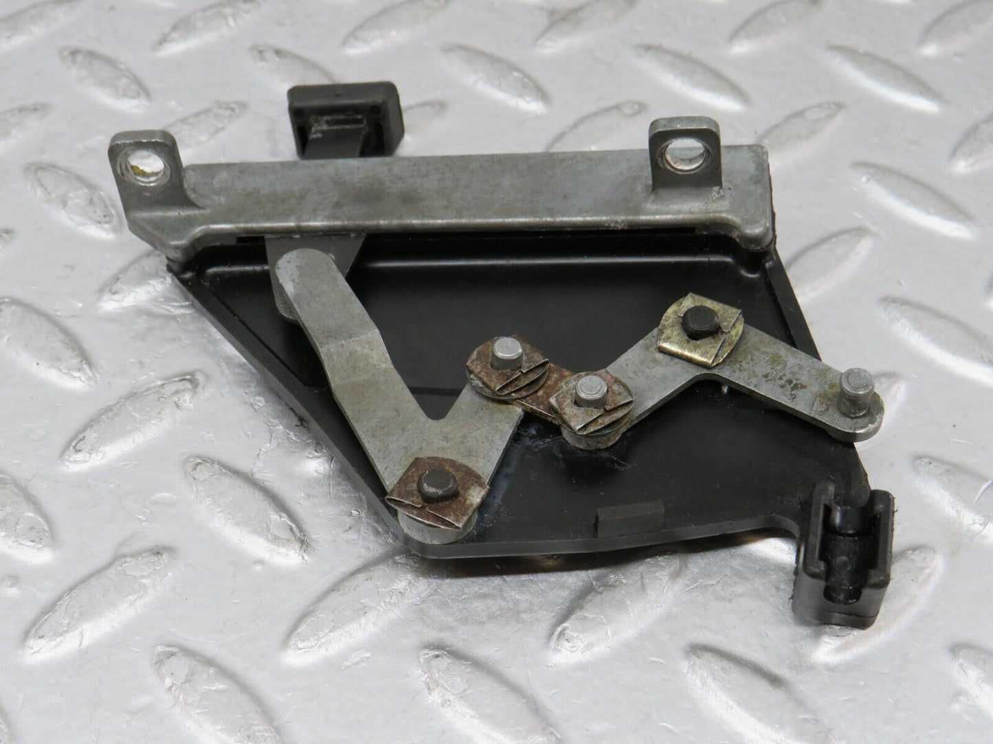35539 Mercedes-Benz R107 280SL Air Vent Control Lever Left 1078300385