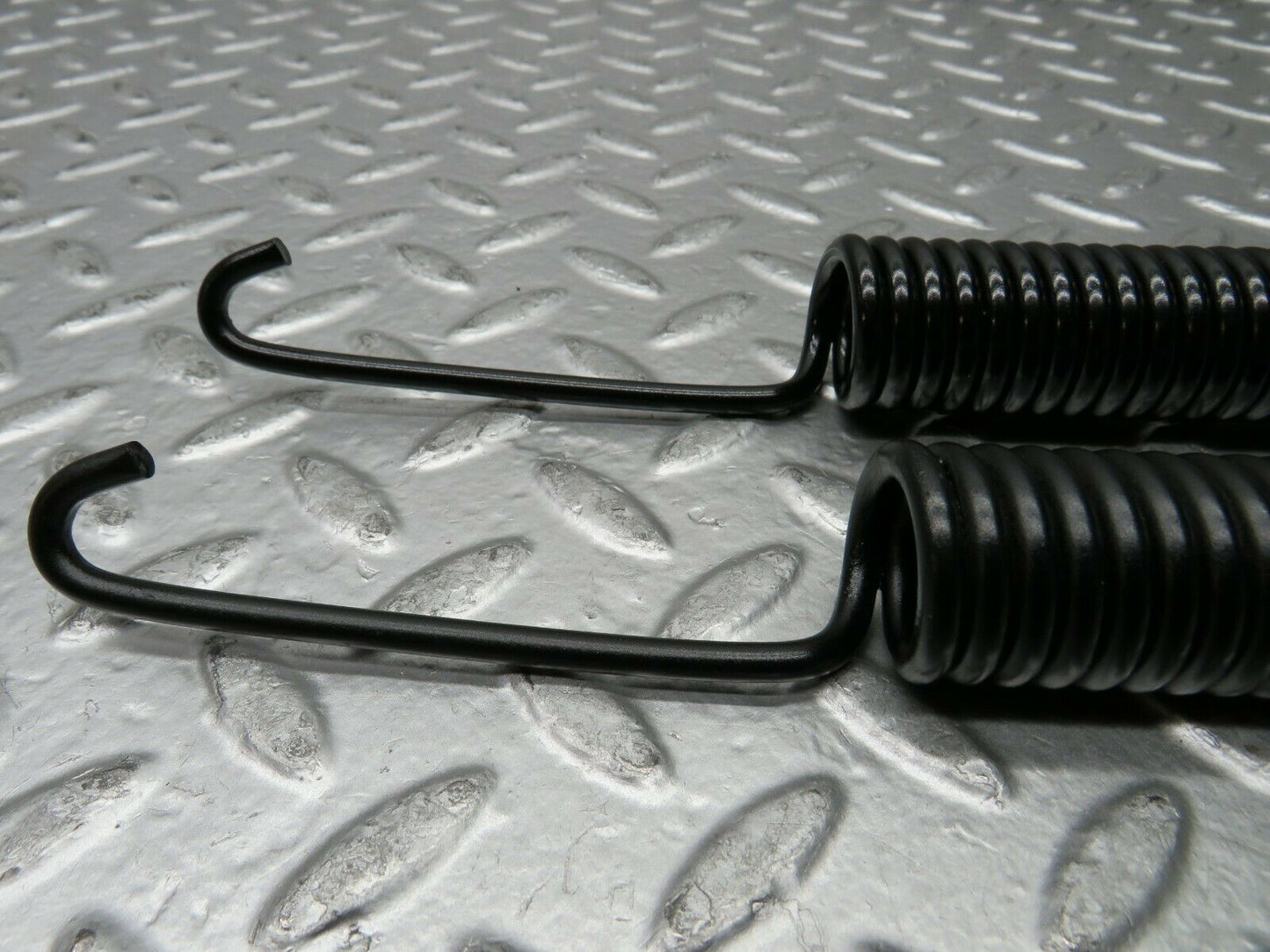22905 Mercedes-Benz C107 450SLC Coupe Bonnet Hinge Spring Pair