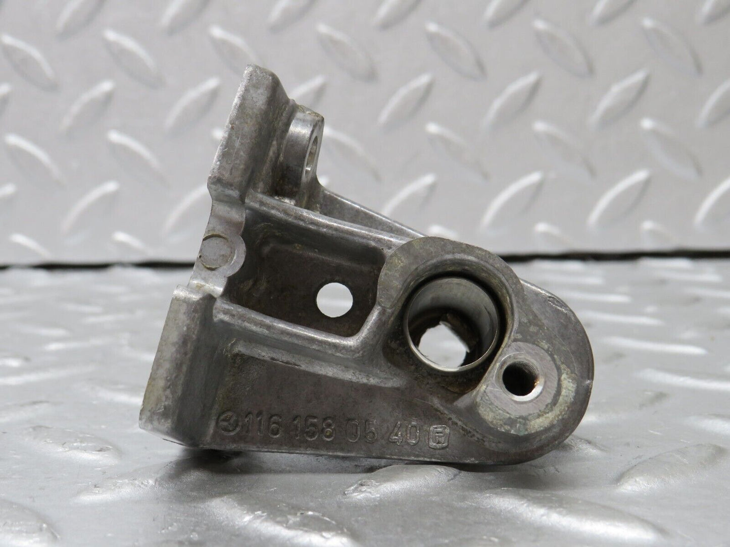 36338 Mercedes-Benz W126 420SE Crankshaft Position Sensor Bracket 1161580540
