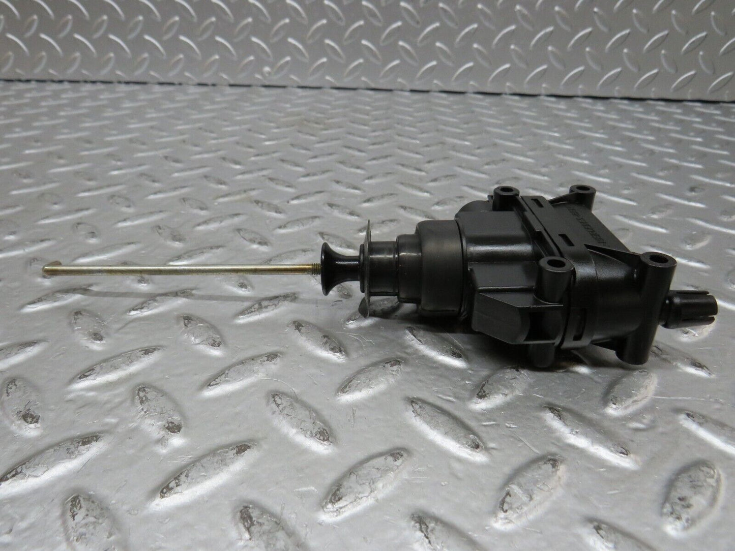 27498 Mercedes-Benz S124 300TE Wagon Trunk Lock Vacuum Actuator