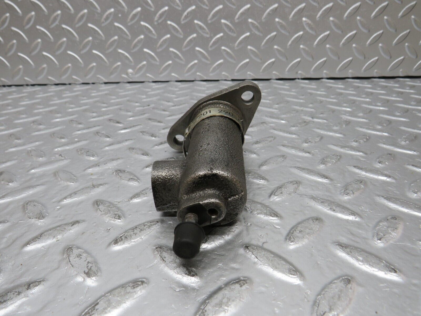 30615 Mercedes-Benz W201 190E 2.0L Clutch Slave Cylinder Fag 2012900011