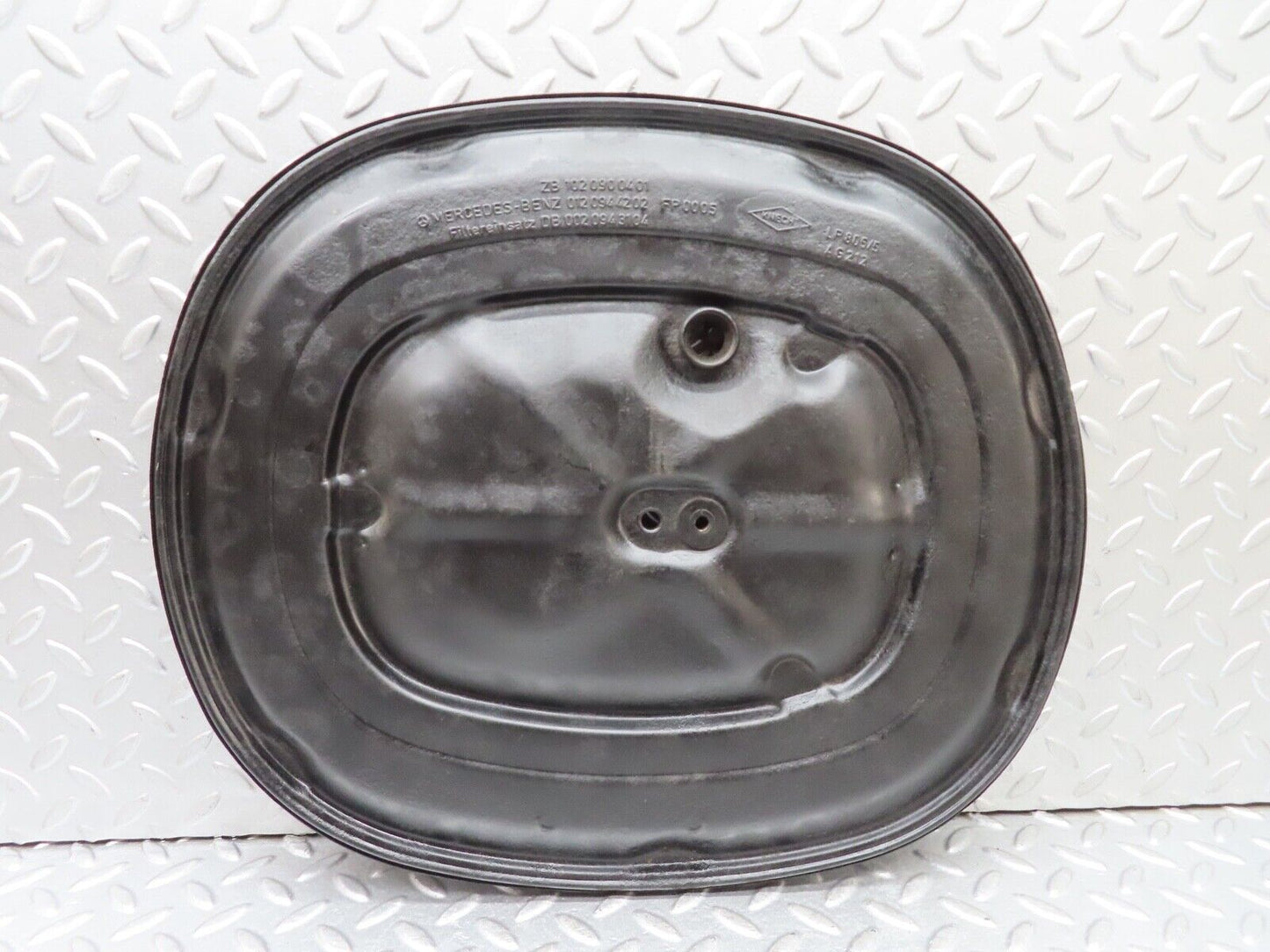18494 Mercedes-Benz W123 230E Air Filter Box Housing Lid 1020900401