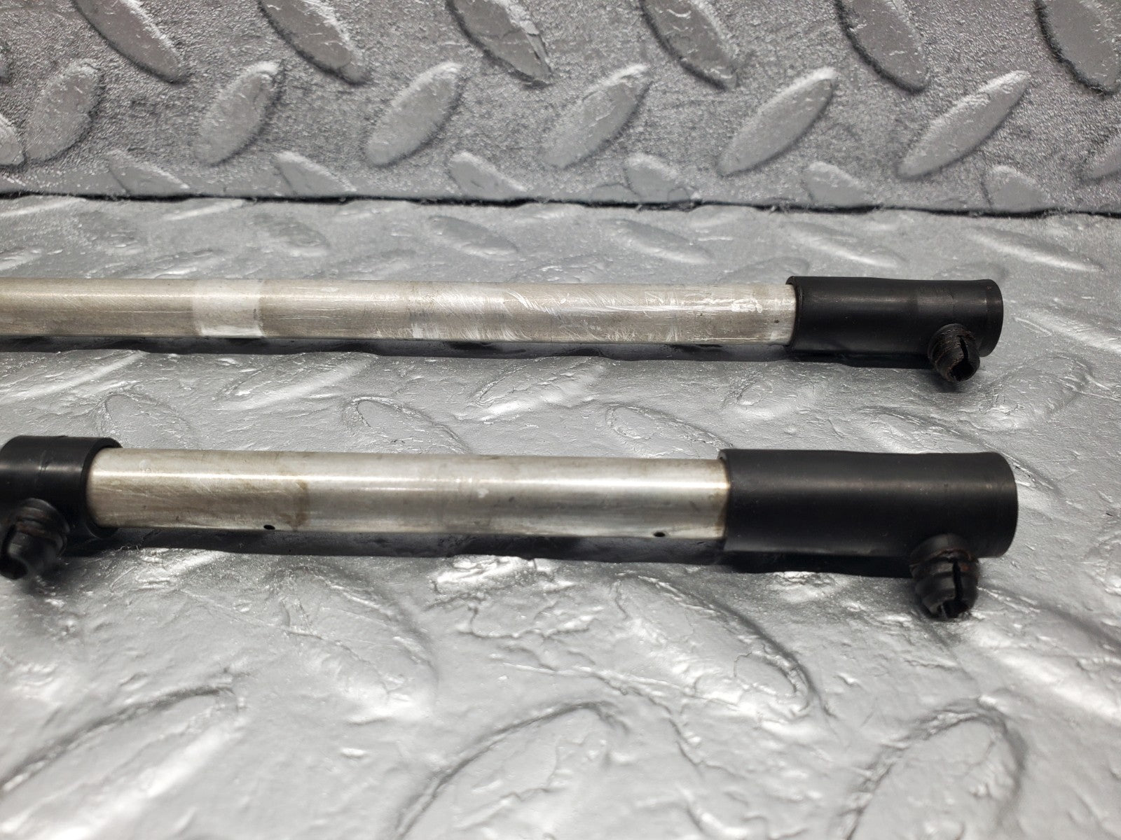 W126 Coupe camshaft oil tube used OEM