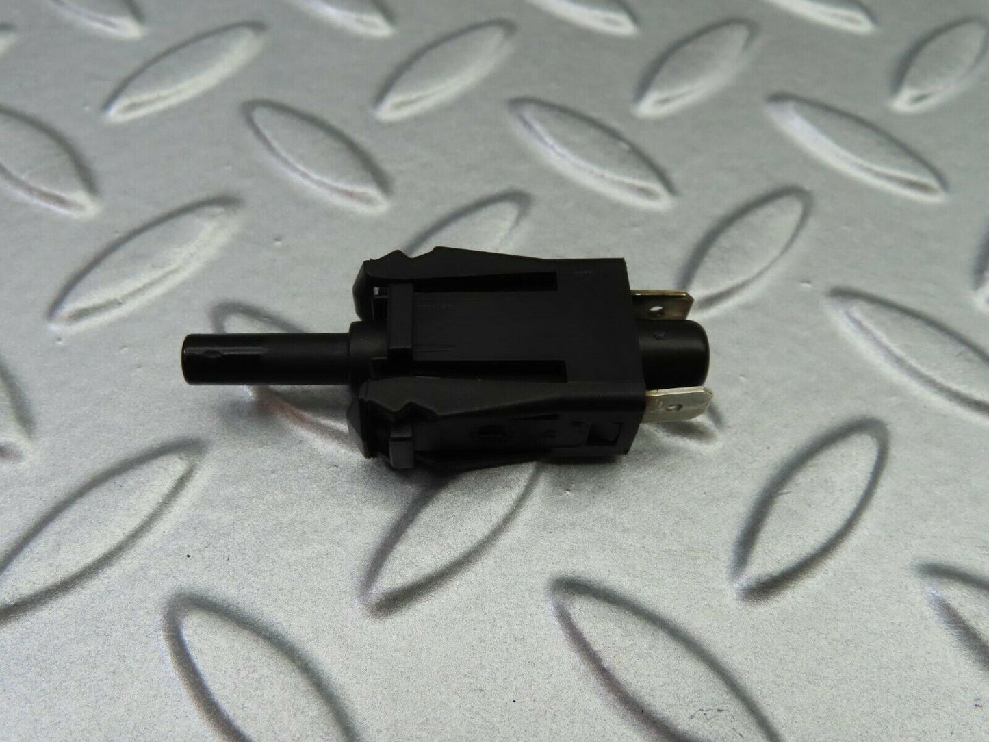 6508 Mercedes-Benz S124 E220 Wagon Door Contact Switch 0015458714