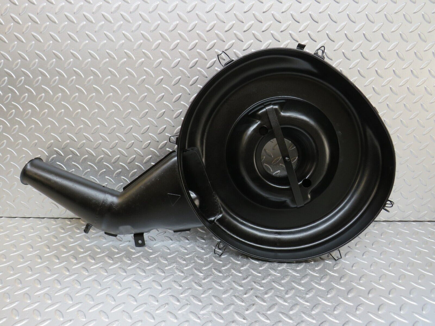 33558 Mercedes-Benz C107 R107 Air Filter Box Housing 0070942702