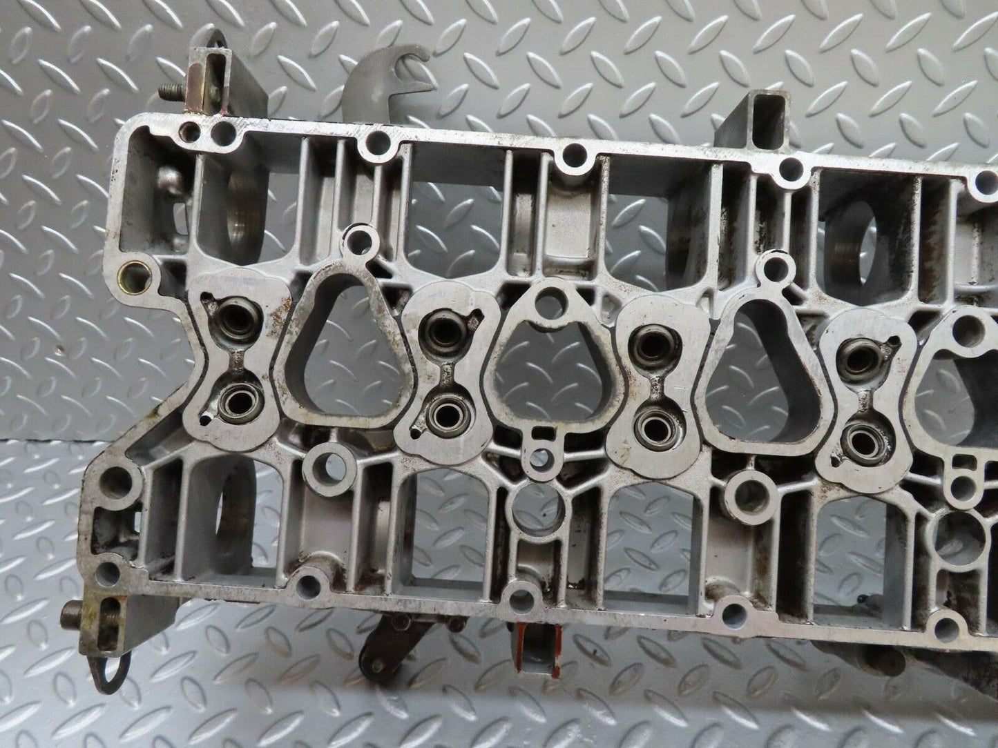 16071 Mercedes-Benz W123 280E Camshaft Bearing Casing 1100163304