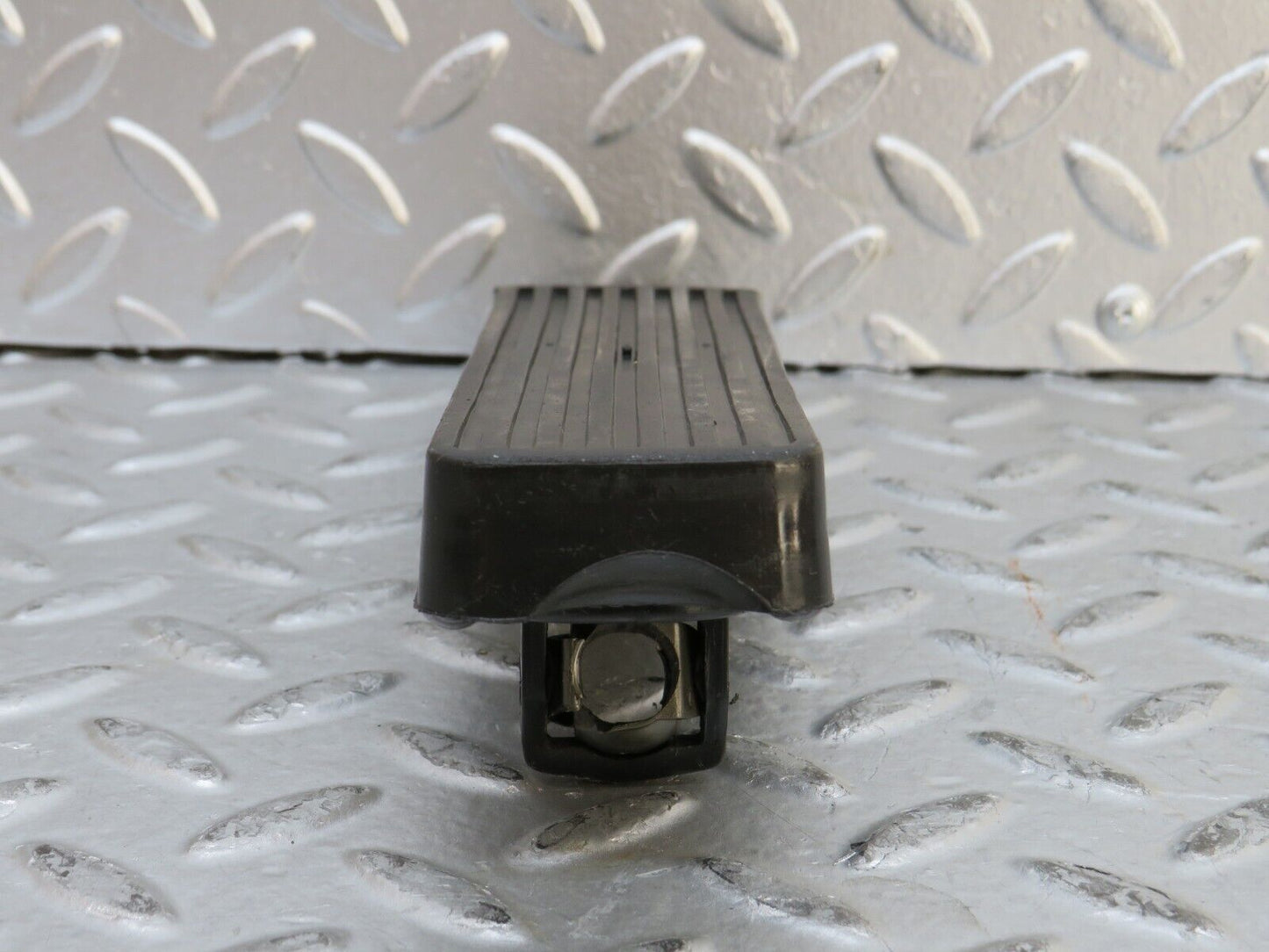 28328 Mercedes-Benz S123 240D Wagon Accelerator Pedal With Rubber 1233010082