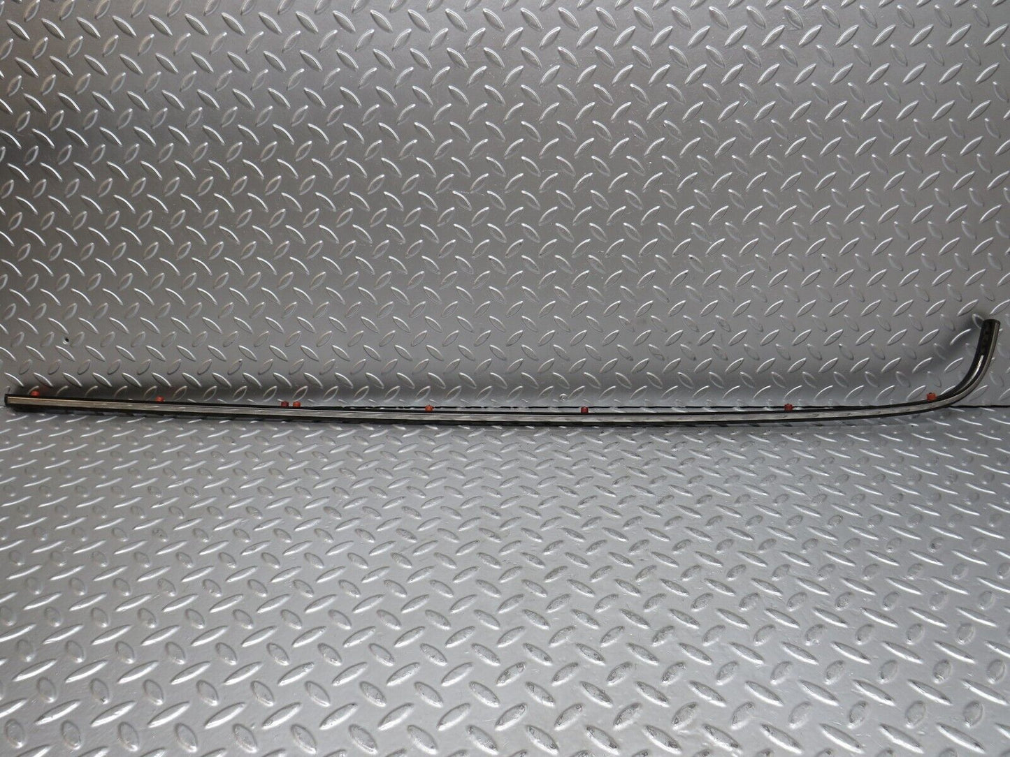 27959 Mercedes-Benz W123 280E Rear Left Fender Centre Moulding Trim