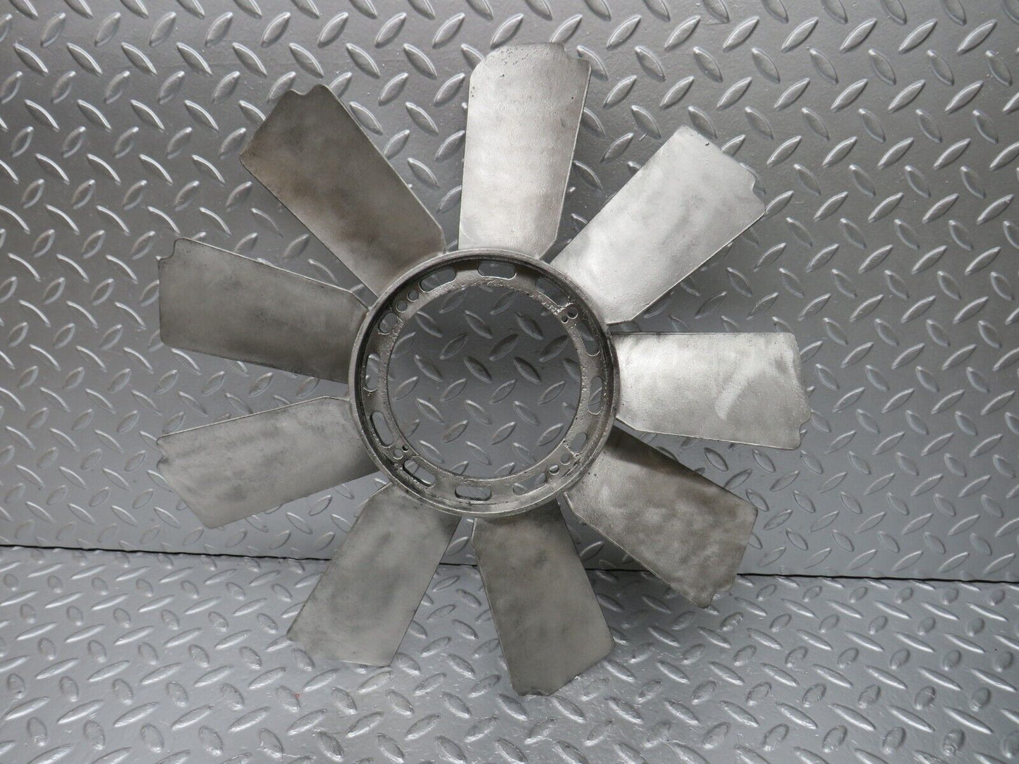 33138 Mercedes-Benz C107 R107 Engine Cooling Fan 1162051906