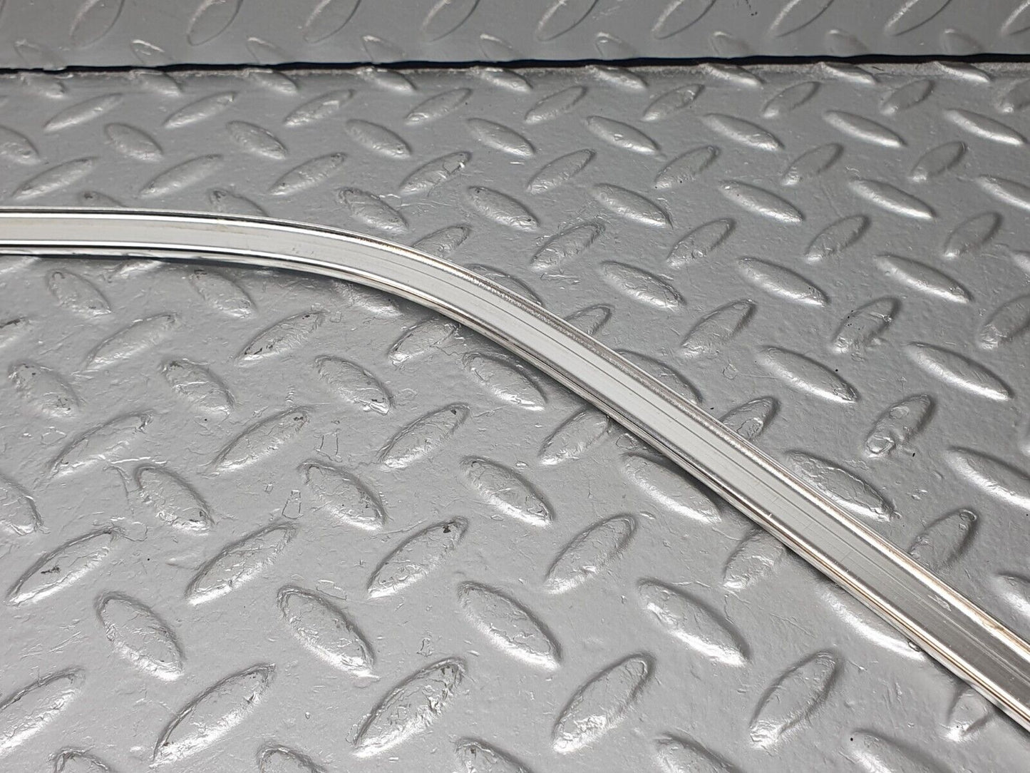 40773 Mercedes-Benz W123 300D Rear Right Door Window Chrome Frame