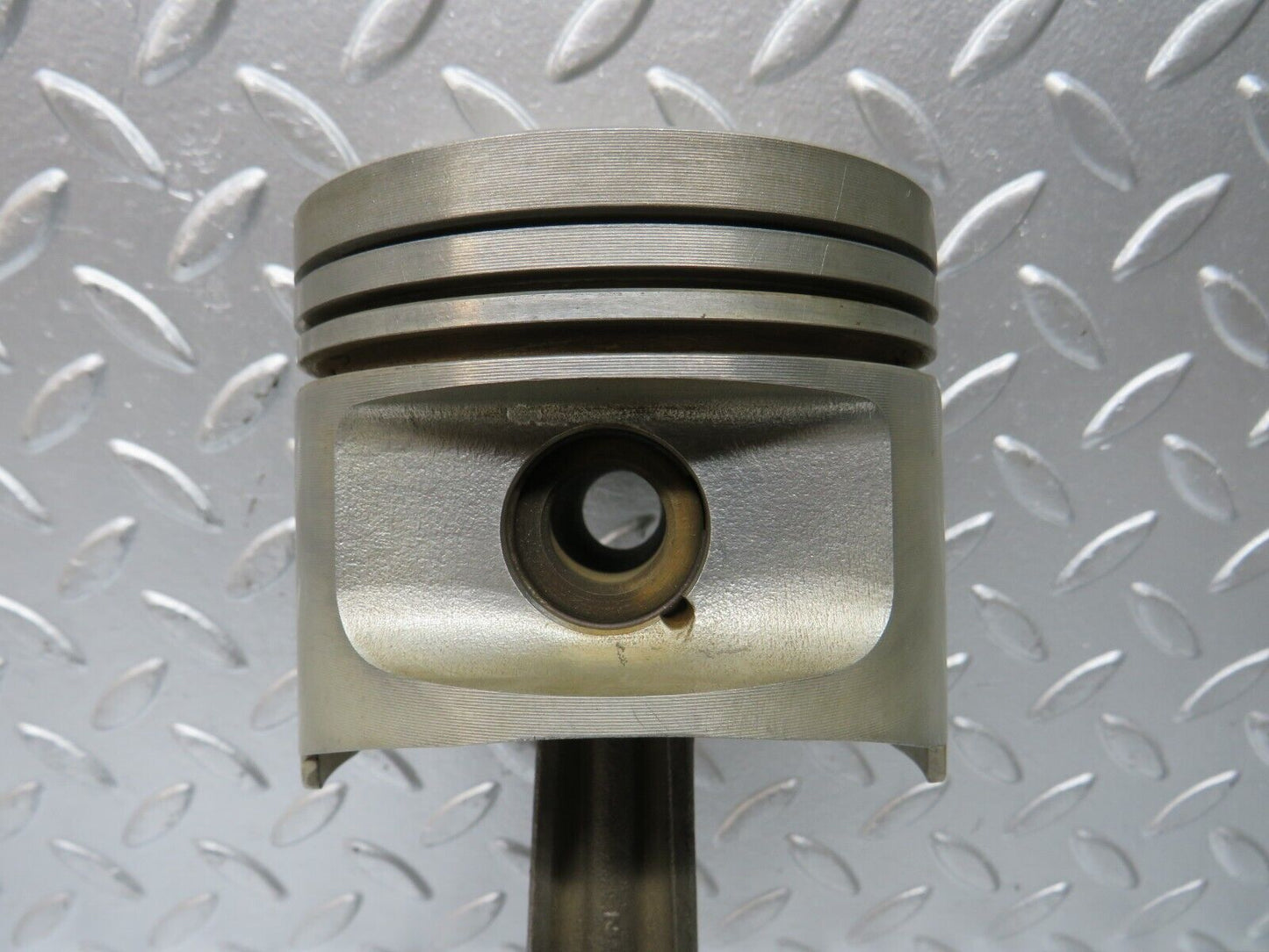 29911 Mercedes-Benz W123 230E Piston With Connecting Rod 96.47 mm 10200