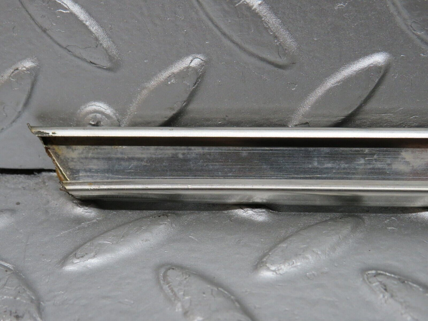 34374 Mercedes-Benz C126 380SEC Coupe Front Right Fender Wing Lower Moulding Chrome