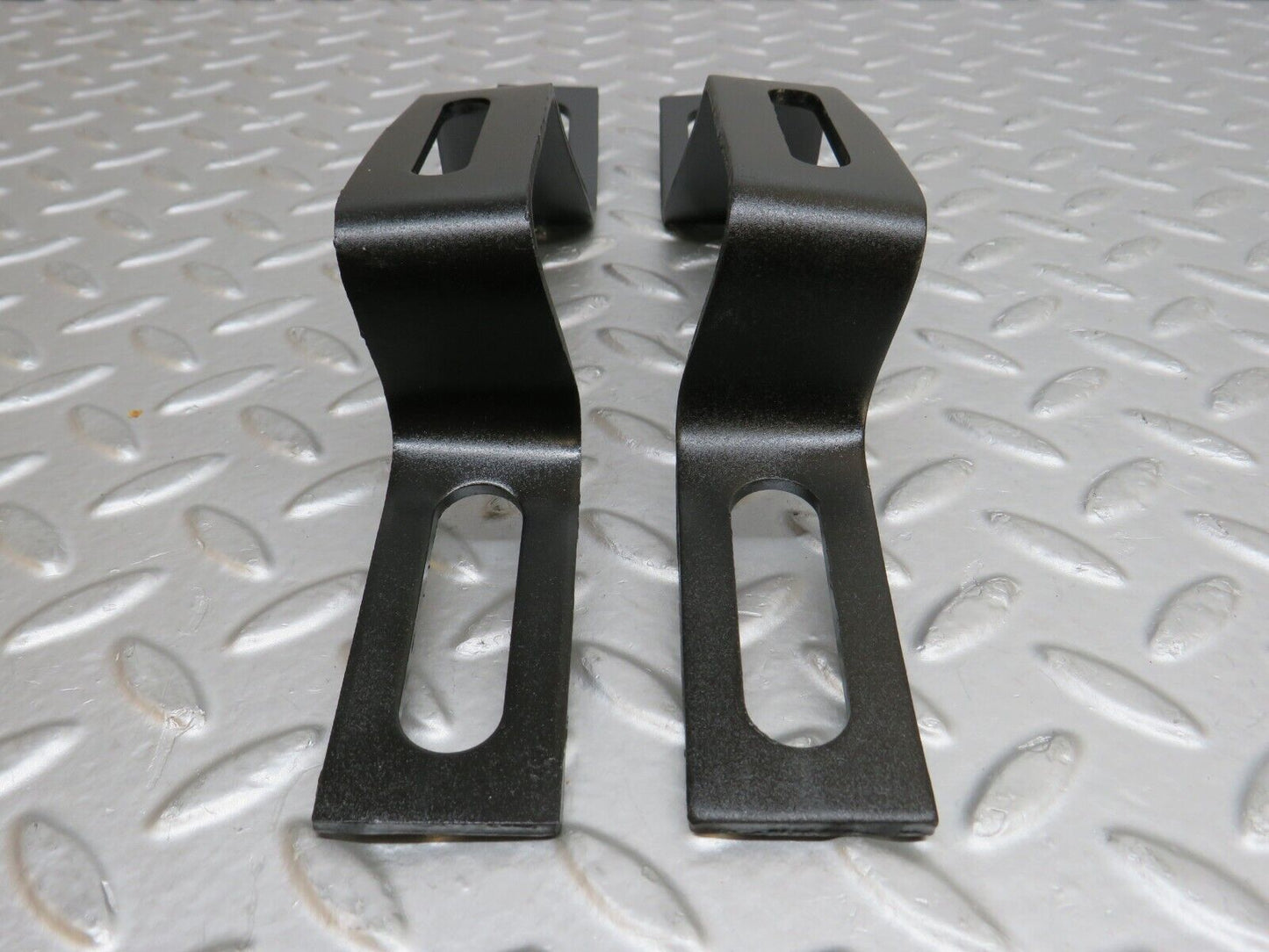 35682 Mercedes-Benz R107 280SL Front Bumper Bracket
