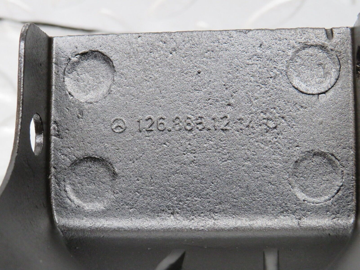 34600 Mercedes-Benz C126 380SEC Front Bumper Bracket 2x 1268851114 1268851214