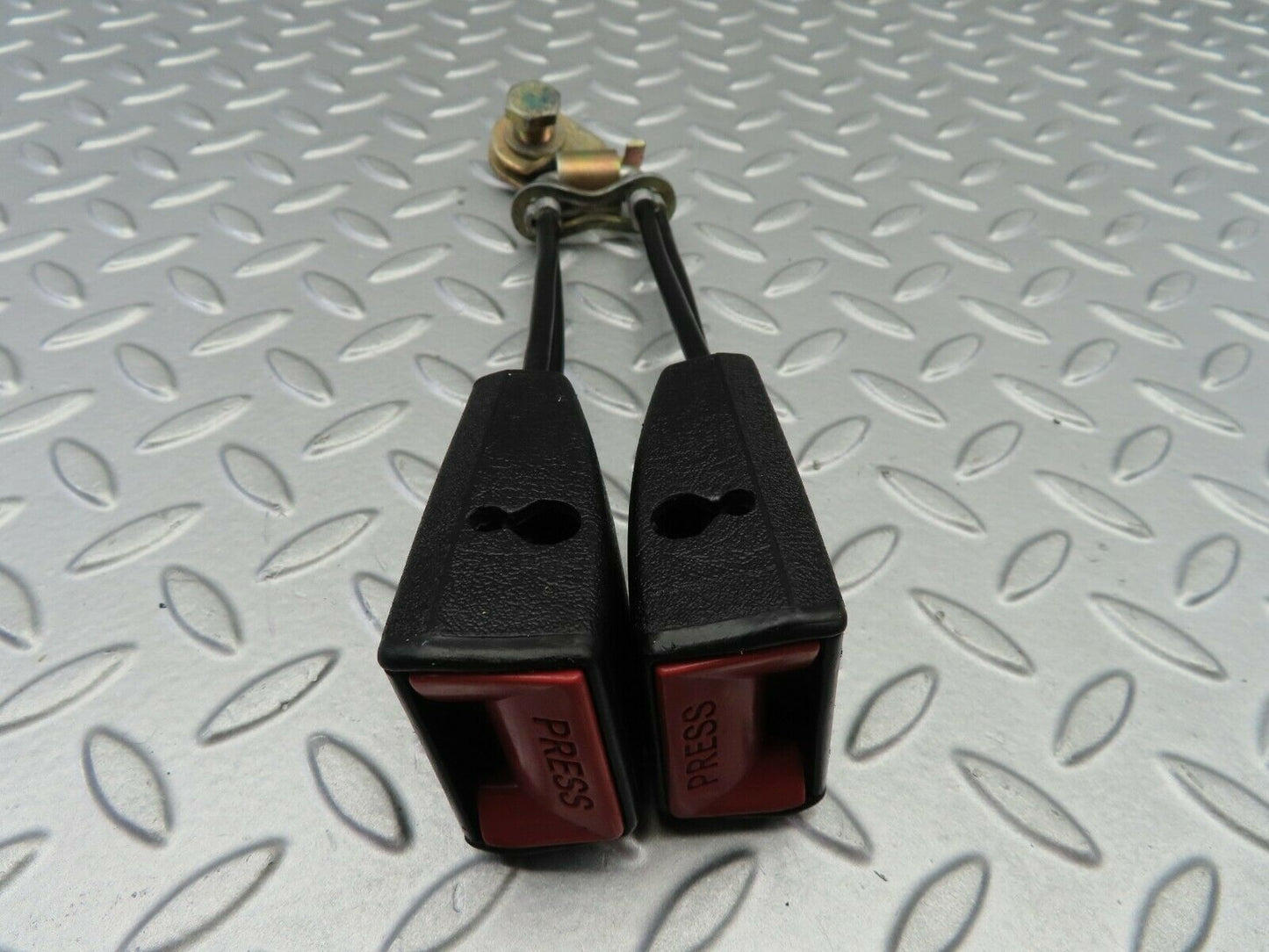 6564 Mercedes-Benz S124 E220 Wagon Rear Seat Belt Buckle 1248602796
