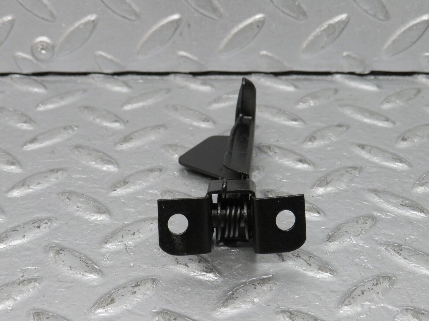 39252 Mercedes-Benz R107 500SL Bonnet Safety Latch
