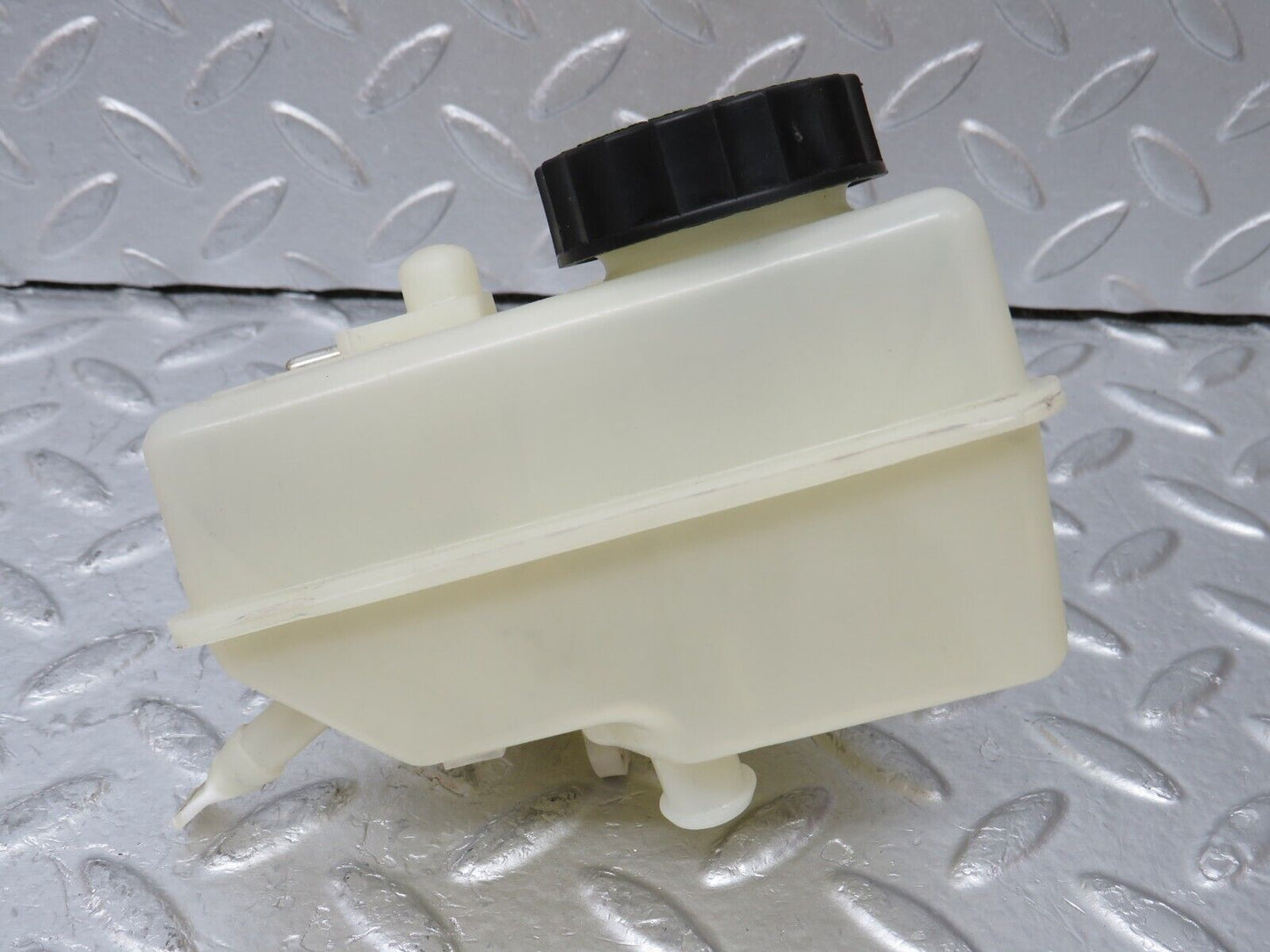 34776 Mercedes-Benz W210 320E Brake Fluid Reservoir Tank 2024300202