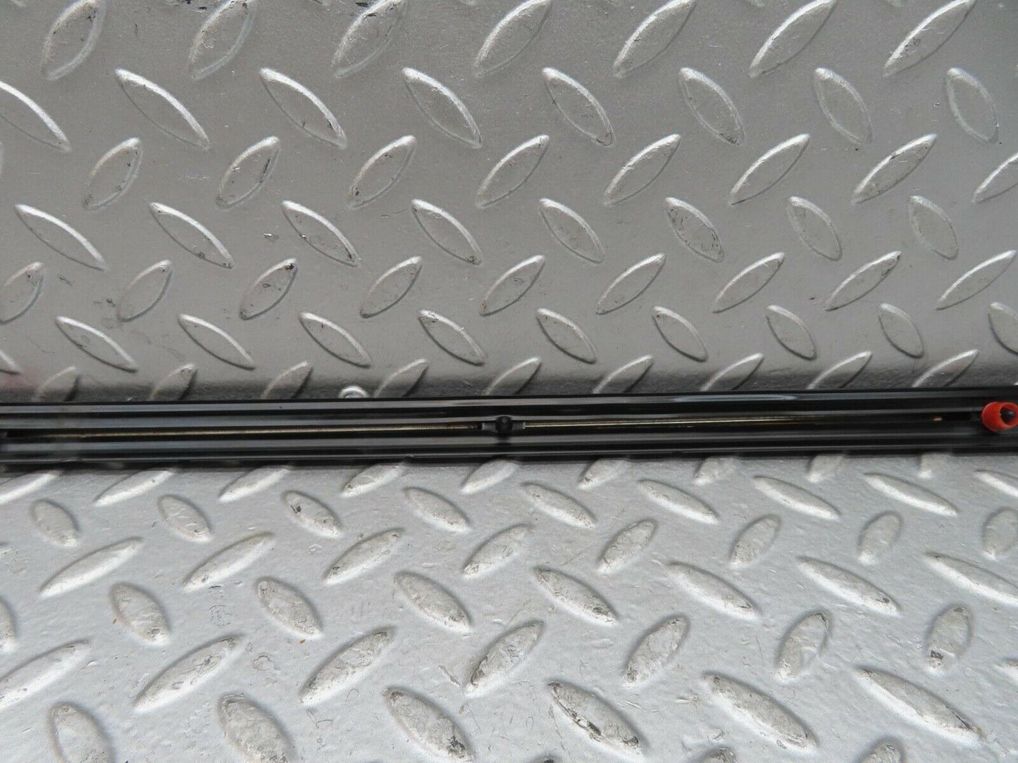 15831 Mercedes-Benz W123 280E Front Right Fender Wing Centre Moulding Trim