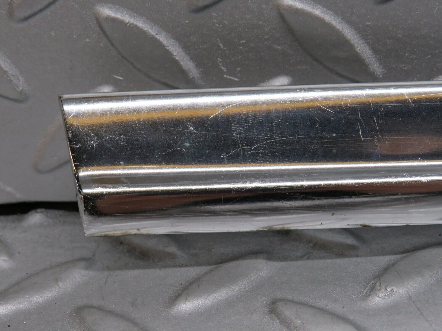 39108 Mercedes-Benz R107 500SL Left Door Chrome Trim