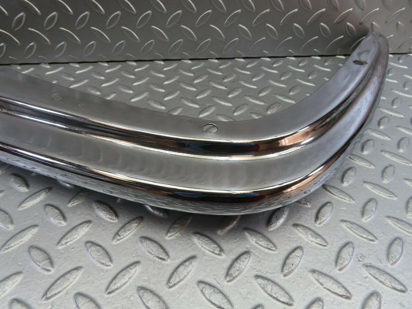 10608 Mercedes-Benz W108 Front Right Upper Bumper Corner