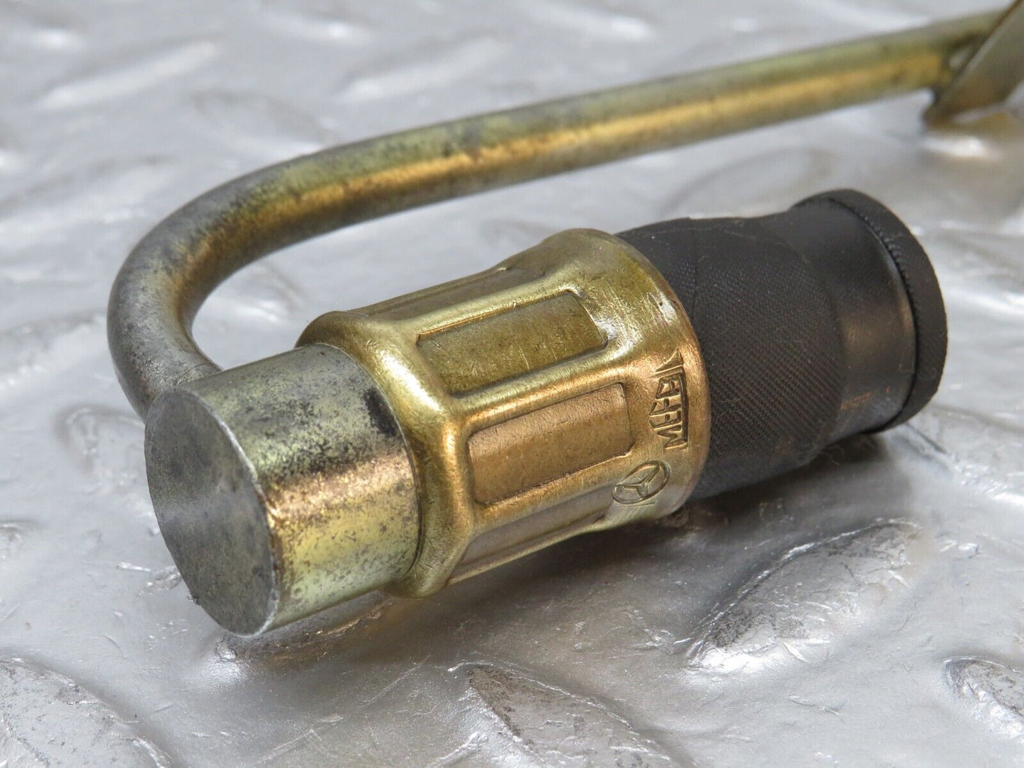 32420 Mercedes-Benz S124 300TE Wagon Fuel Hose Pipe