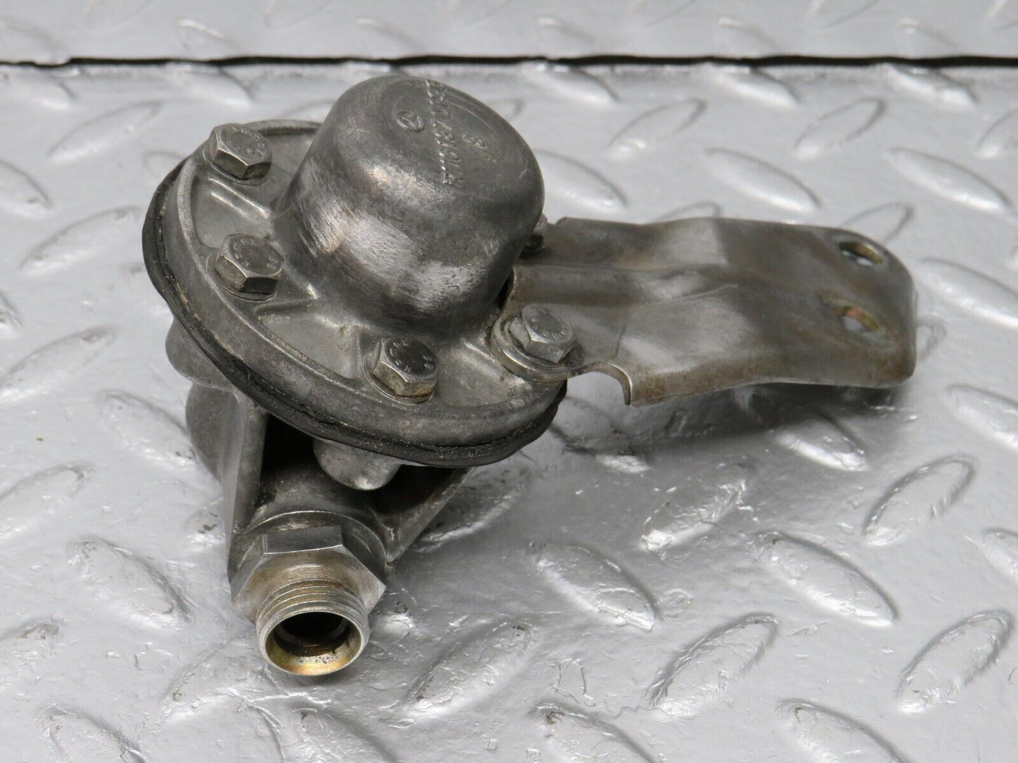 39888 Mercedes-Benz R107 350SL Oil Pressure Damper 1161870494 1161870196
