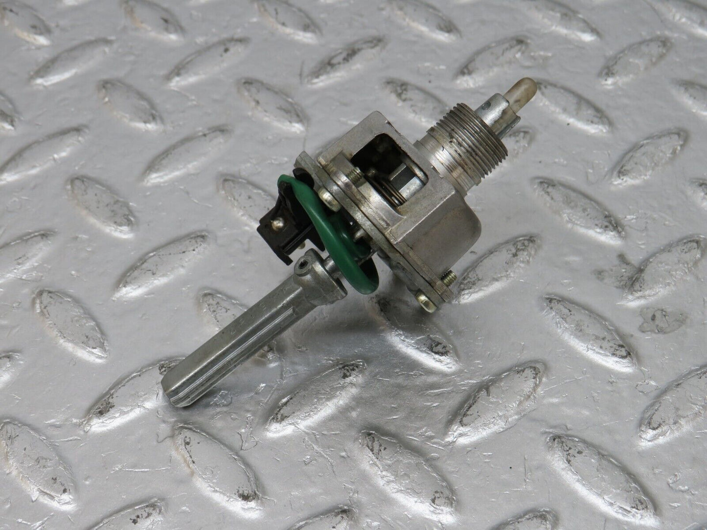 33765 Mercedes-Benz W201 190E 2.0L Heater Control Switch