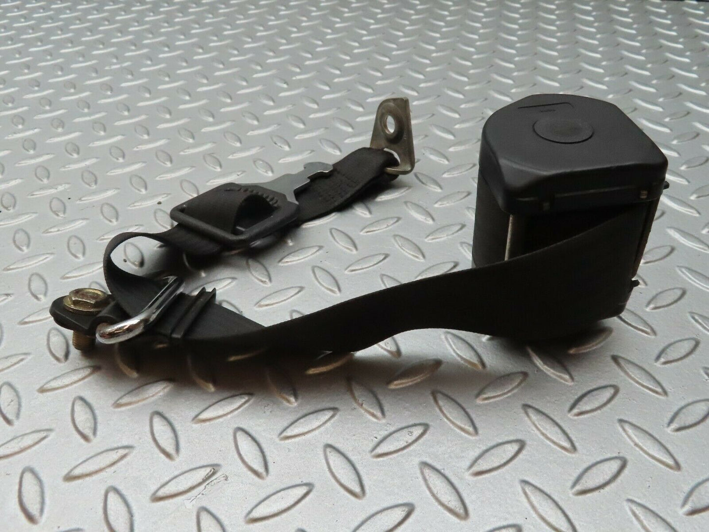 4245 Mercedes-Benz V123 240D LWB Rear Right Seat Belt 1238605585
