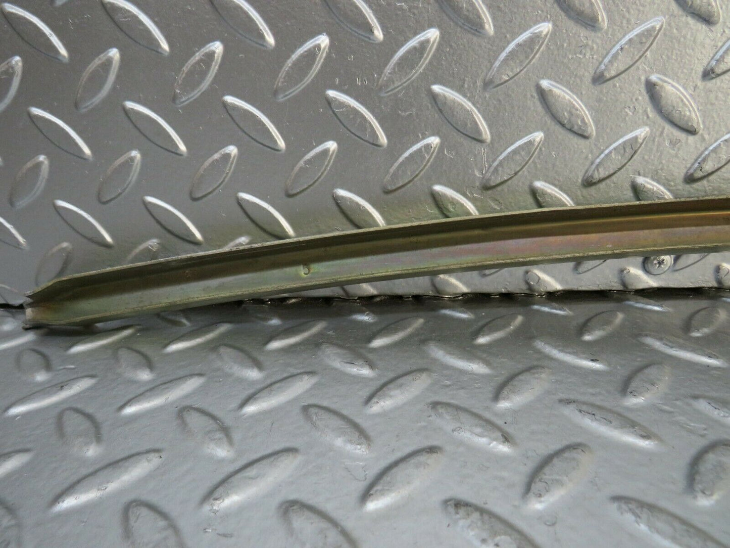 23350 Mercedes-Benz W116 350SE Front Left Door Front Window Channel