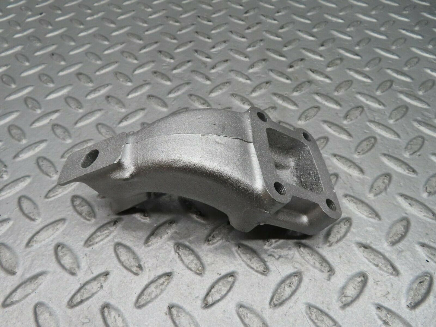 16654 Mercedes-Benz C107 380SLC Engine Mount Bracket Left Side 1162234604