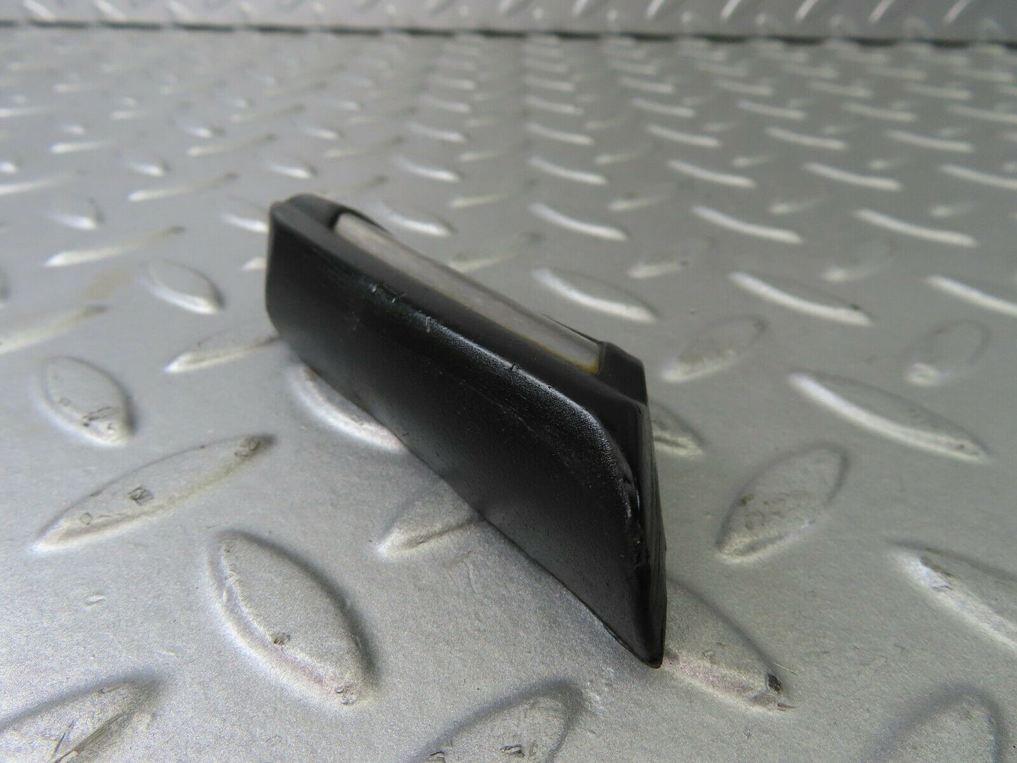 7266 Mercedes-Benz W116 450SE Rear Right Fender Wing Centre Chrome Trim