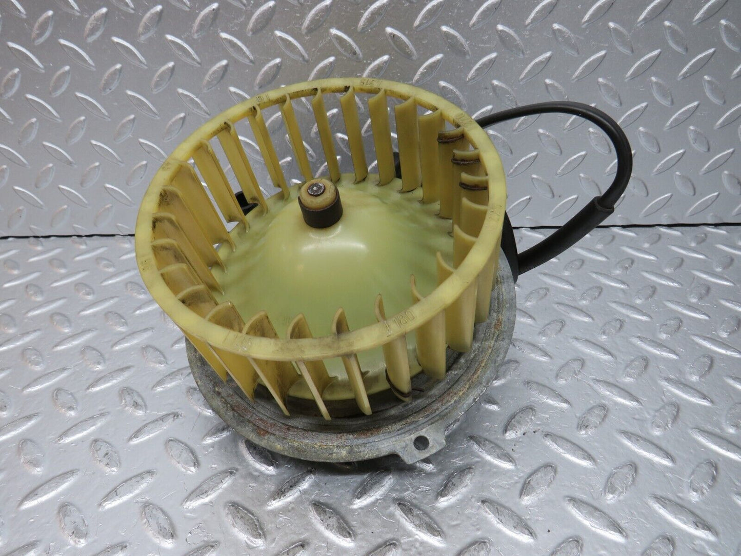 0081 Mercedes-Benz W116 350SE Heater Blower Motor 0130107012