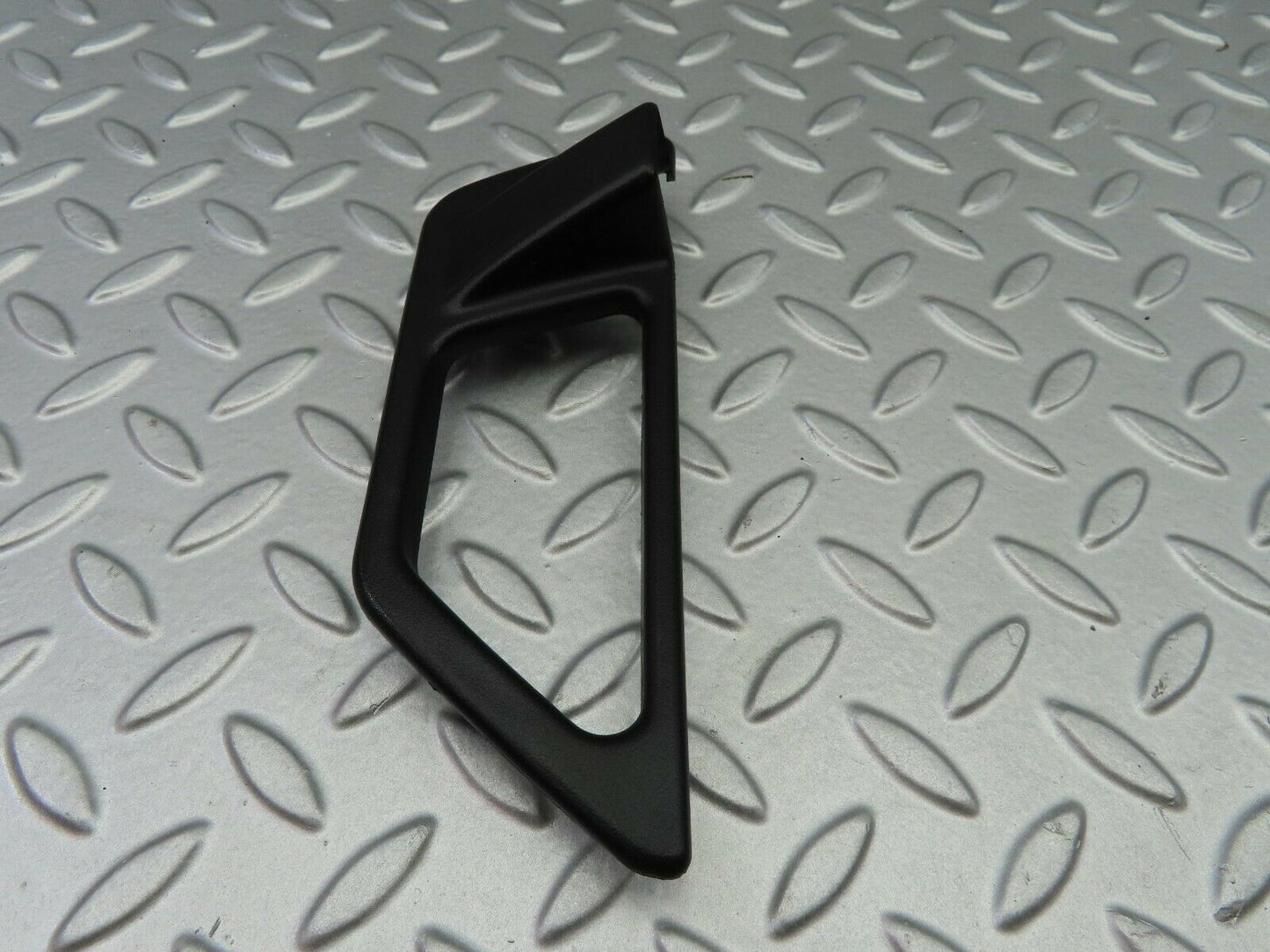 6432 Mercedes-Benz S124 E220 Wagon Door Opener Frame Front Right
