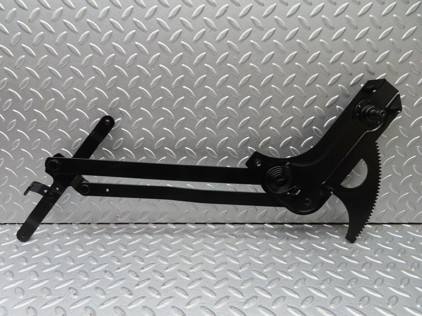 20898 Mercedes-Benz W114 250CE Coupe Front Right Manual Window Regulator