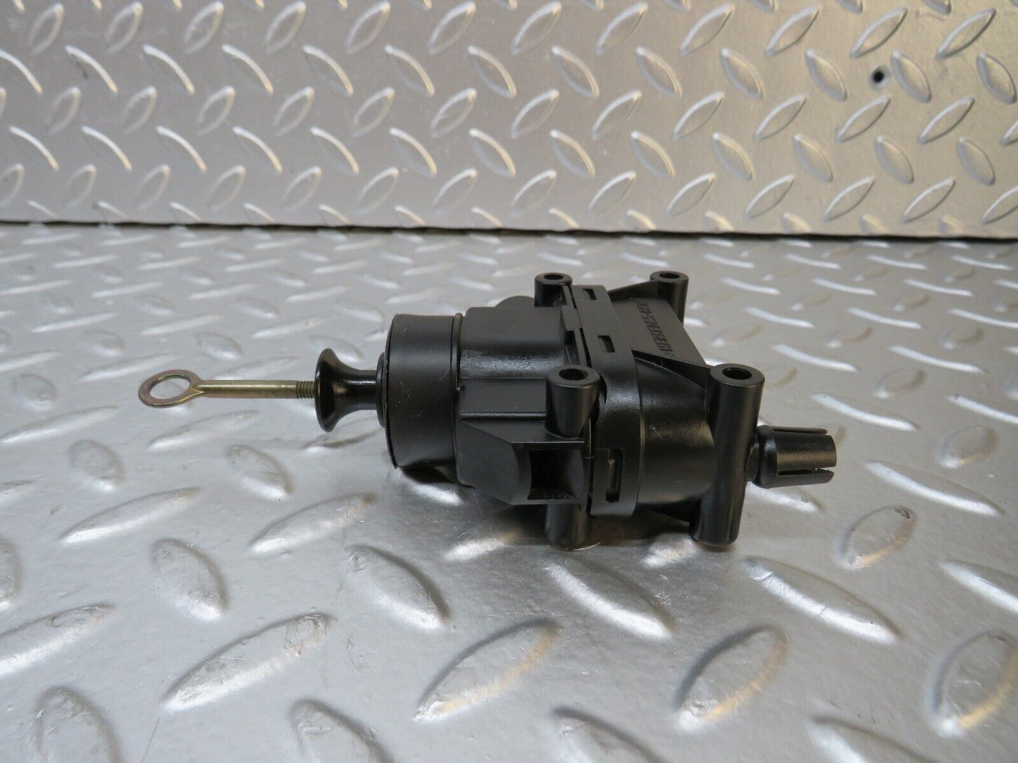 30275 Mercedes-Benz W124 230E Door Lock Vacuum Actuator Front Left