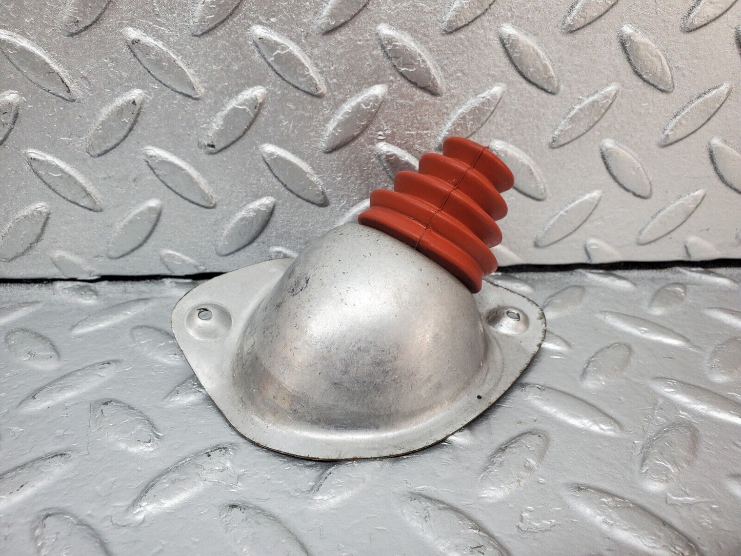 45573 Mercedes-Benz W126 420SE Throttle Linkage Rubber Cover 1163010297