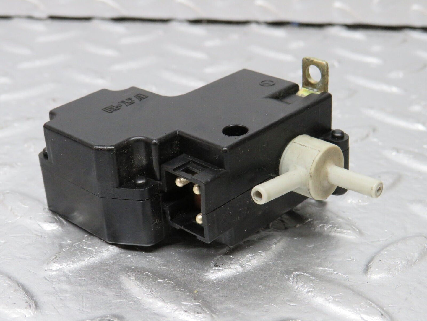 34076 Mercedes-Benz W124 260E Vacuum Valve