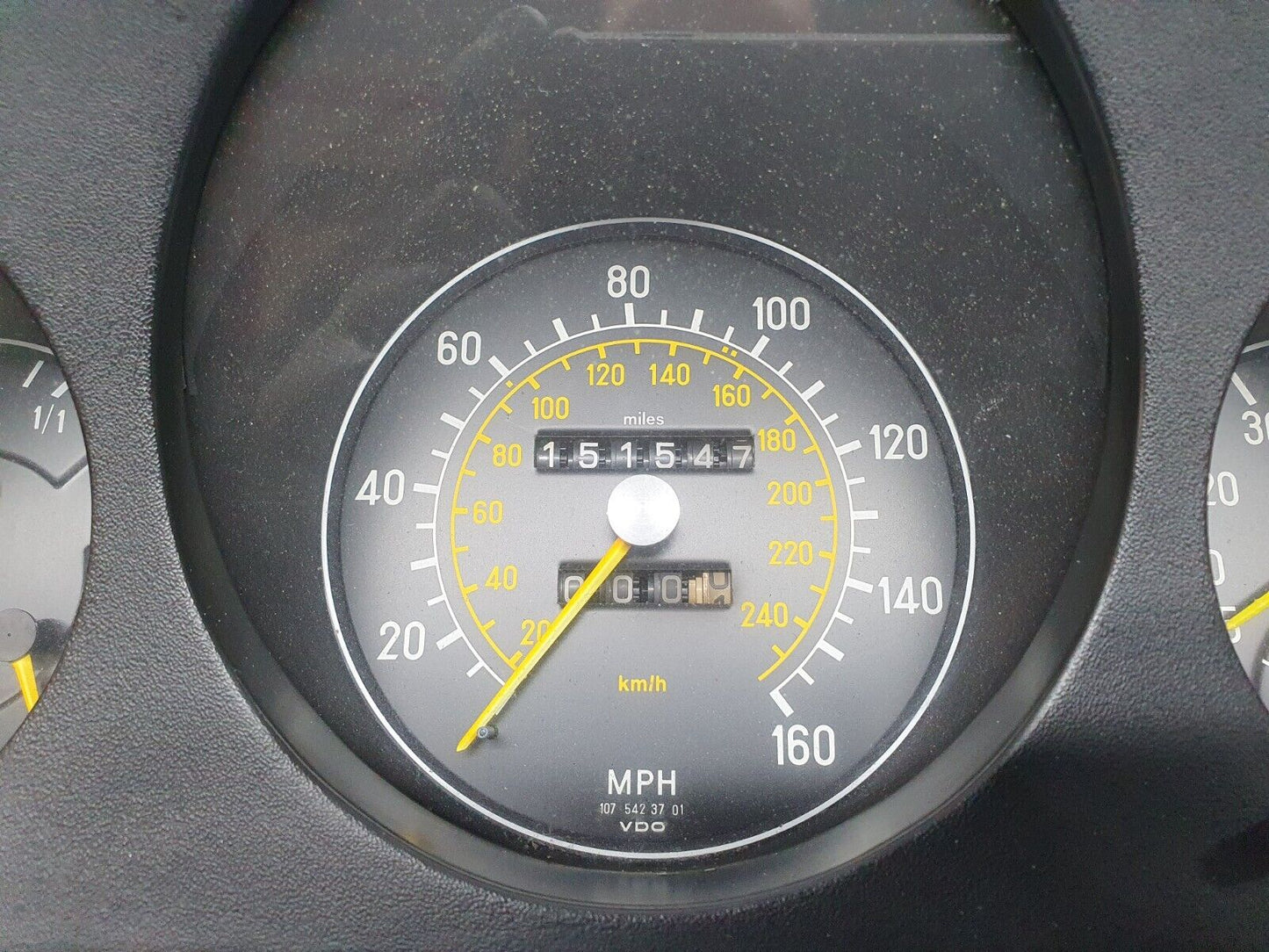 43103 Mercedes-Benz C107 450SLC Coupe Instrument Cluster 87001021 1075423701