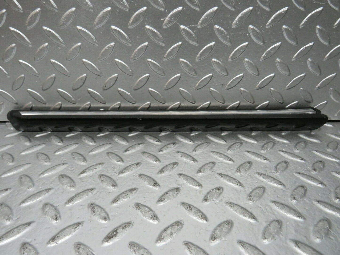 23189 Mercedes-Benz W116 350SE Front Left Fender Wing Centre Moulding Trim