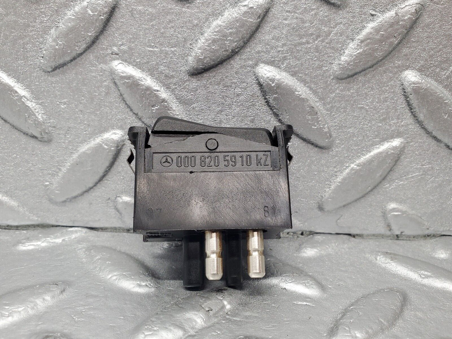 46543 Mercedes-Benz C123 280CE Coupe Interior Light Switch 0008205910