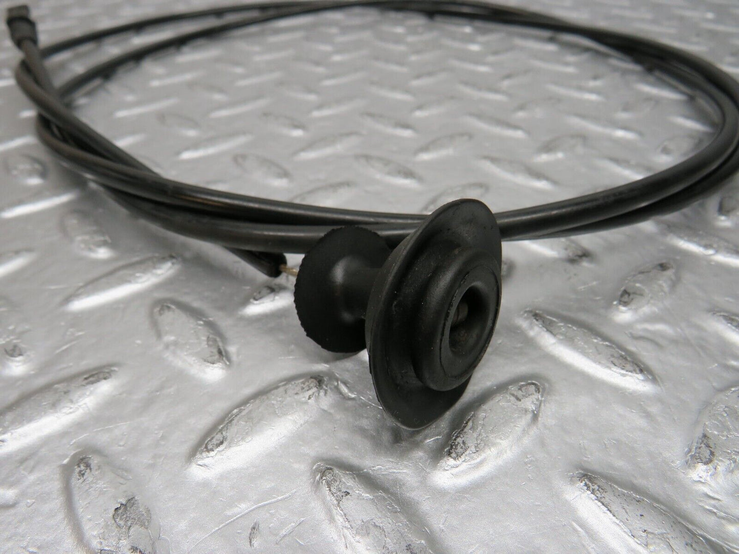 31520 Mercedes-Benz S124 220TE Wagon Bonnet Release Cable 1239970681