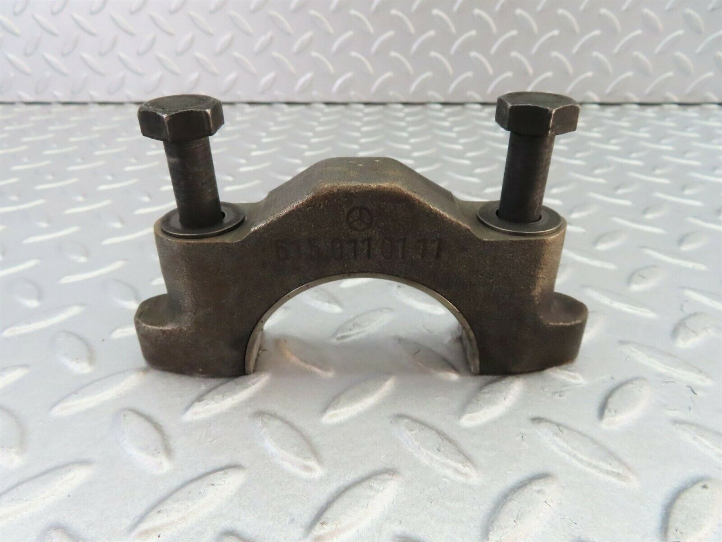 8024 Mercedes-Benz W115 220D Crankshaft Bearing Holder Block 6150110111