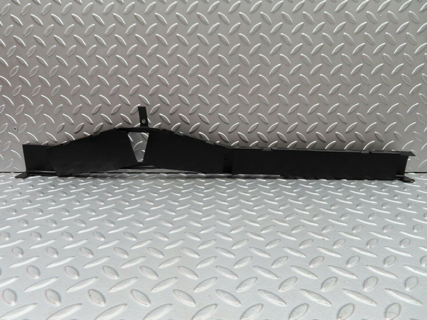 5530 Mercedes-Benz W124 230E Floor Cable Duct 1248210136